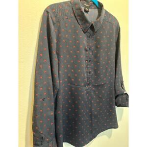 Anne Taylor Women’s size MEDIUM Button down shirt with red horse shoes Blouse